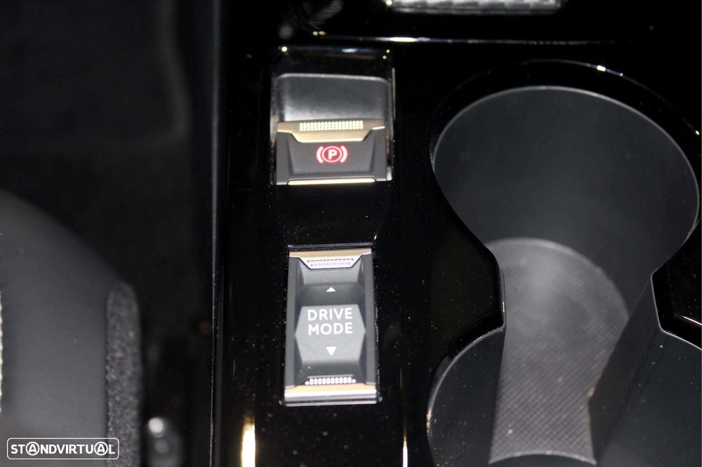 Peugeot 2008 1.2 Hybrid Allure e-DCS6 - 25