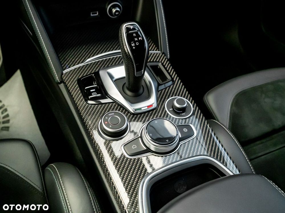 Alfa Romeo Stelvio 2.9 V6 Bi-Turbo Quadrifoglio Q4 - 22