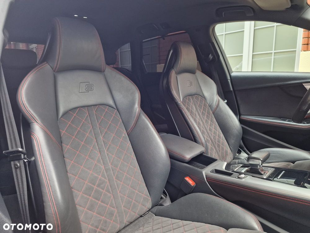 Audi A4 Avant 40 TDI quattro S tronic S line - 17