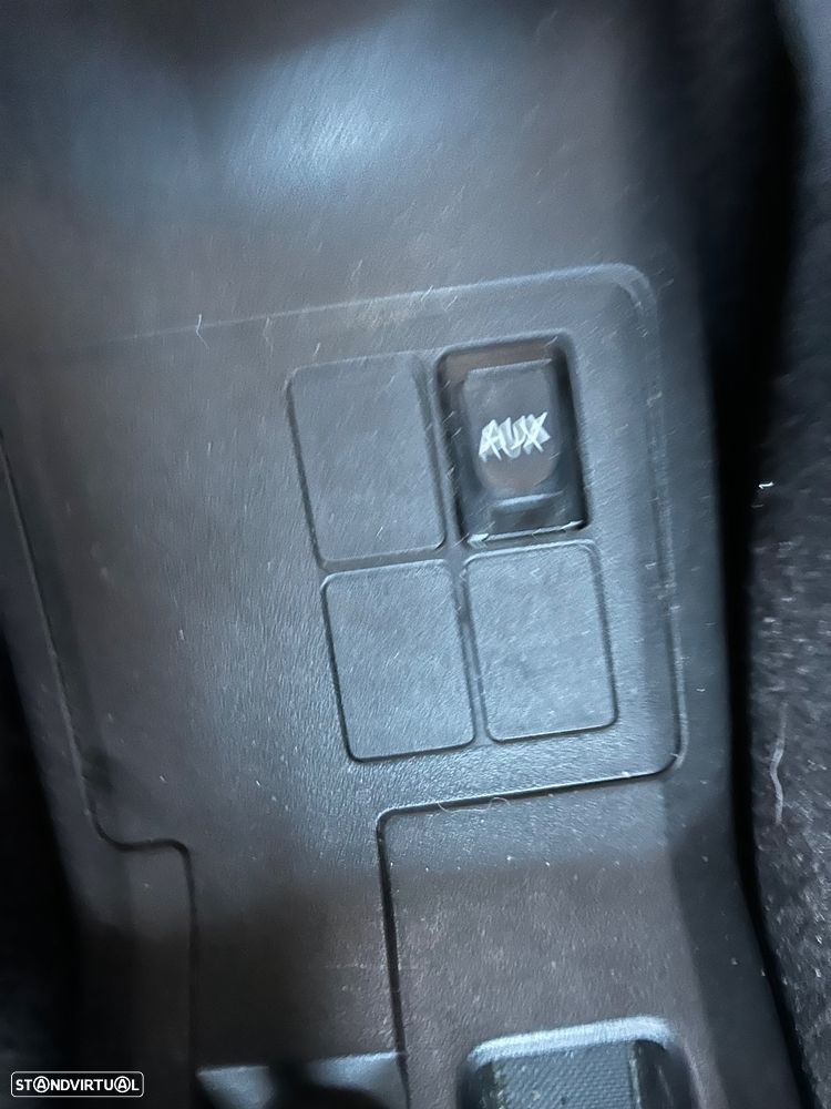 Toyota Yaris 1.0 VVT-i AC Manual - 27