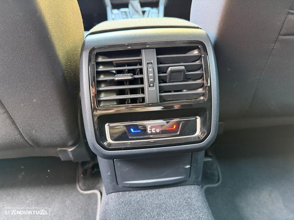 VW Passat - 38