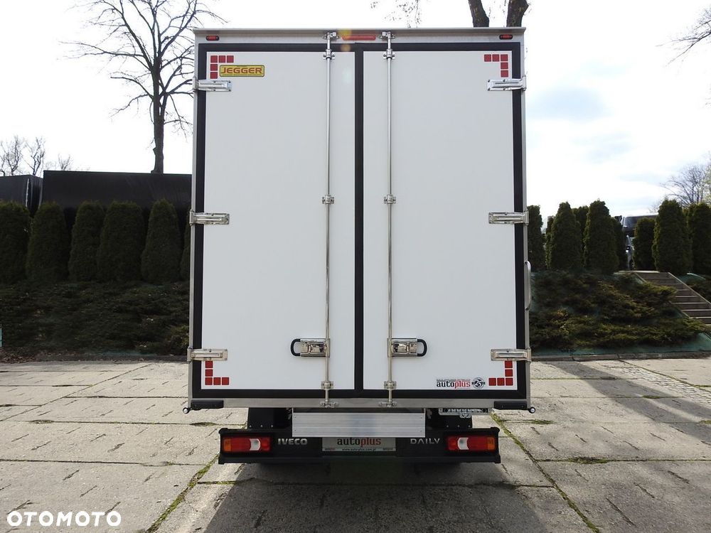 Iveco DAILY 35S16 NOWY KONTENER CHŁODNIA -10*C 8 PALET FUNKCJA GRZANIA ZASILANIE 230V TEMPOMAT KLIMATYZACJA 160KM - 12