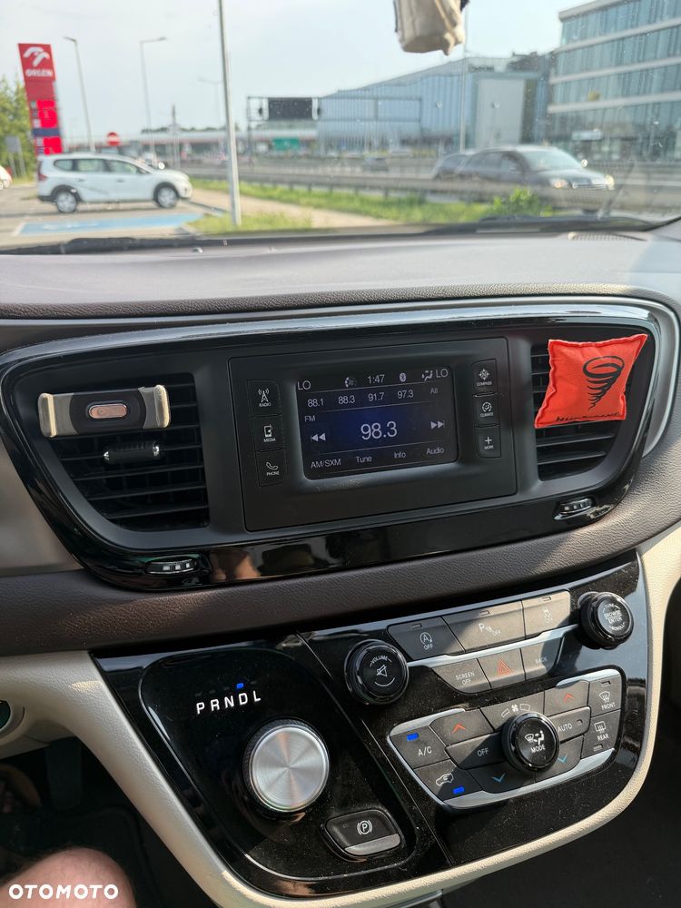 Chrysler Pacifica - 14