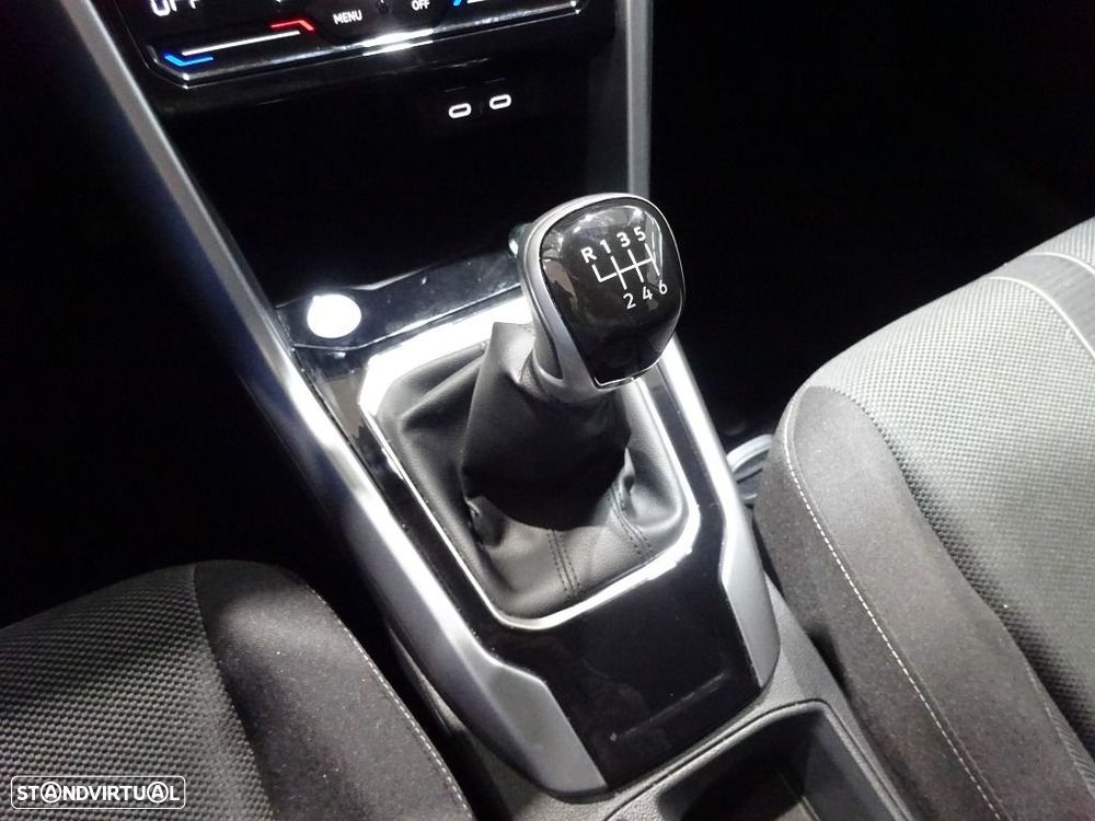 VW T-Roc 1.0 TSI Urban - 27