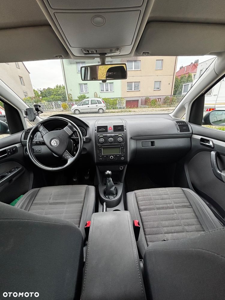 Volkswagen Touran 2006 photo 5