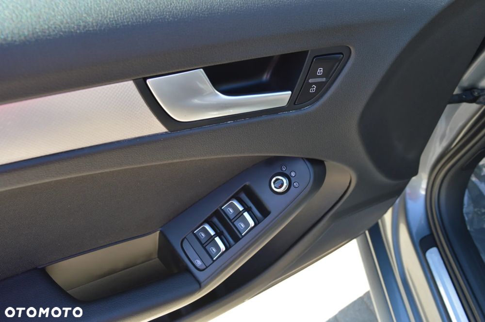 Audi A4 Avant 2.0 TDI DPF quattro S tronic Attraction - 18