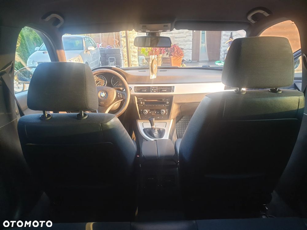 BMW Seria 3 318d - 21