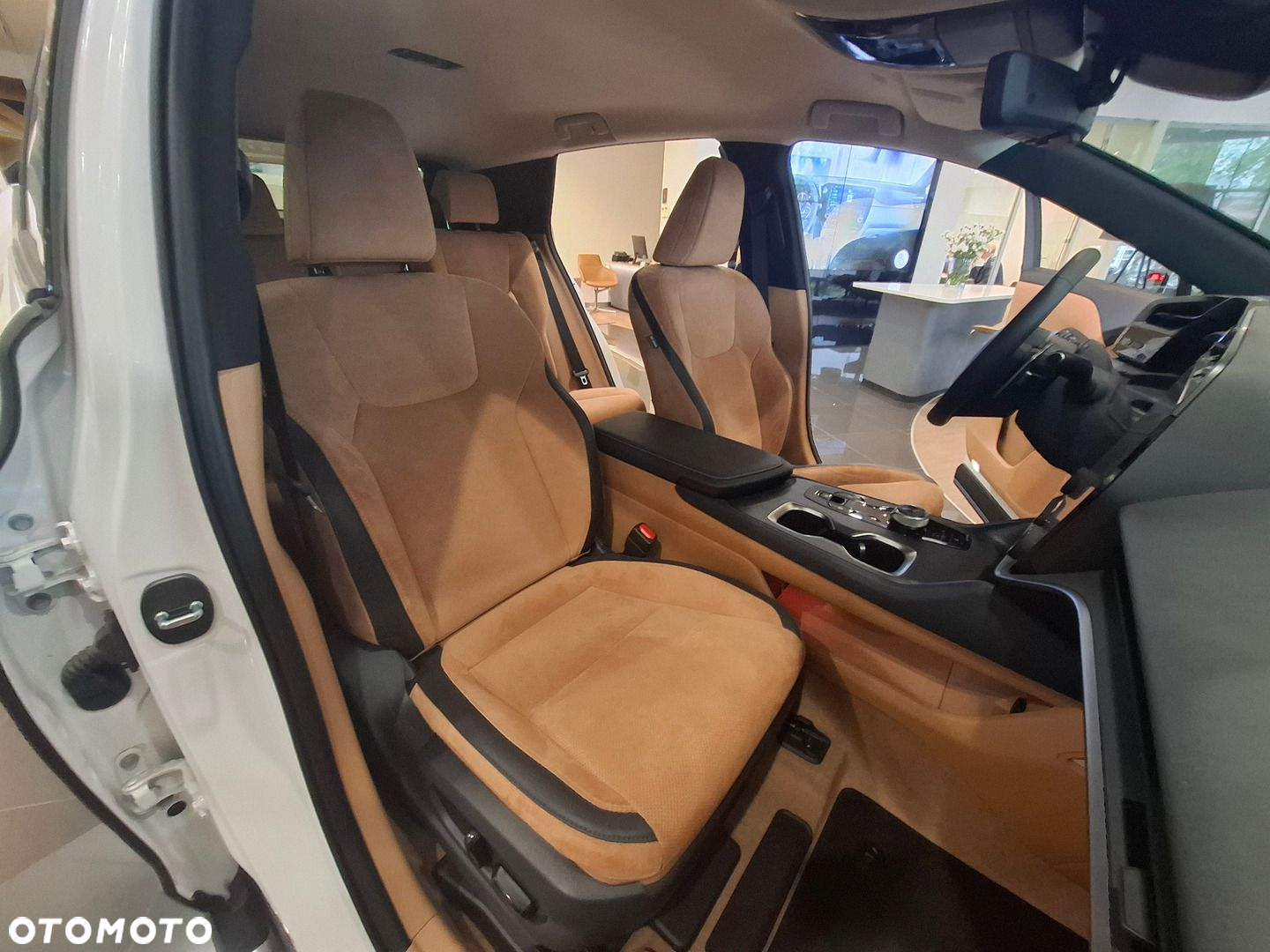 Lexus RZ 450e Omotenashi DIRECT4 - 18