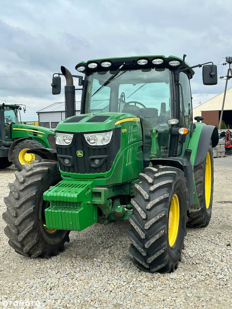 John Deere 6125R - 11