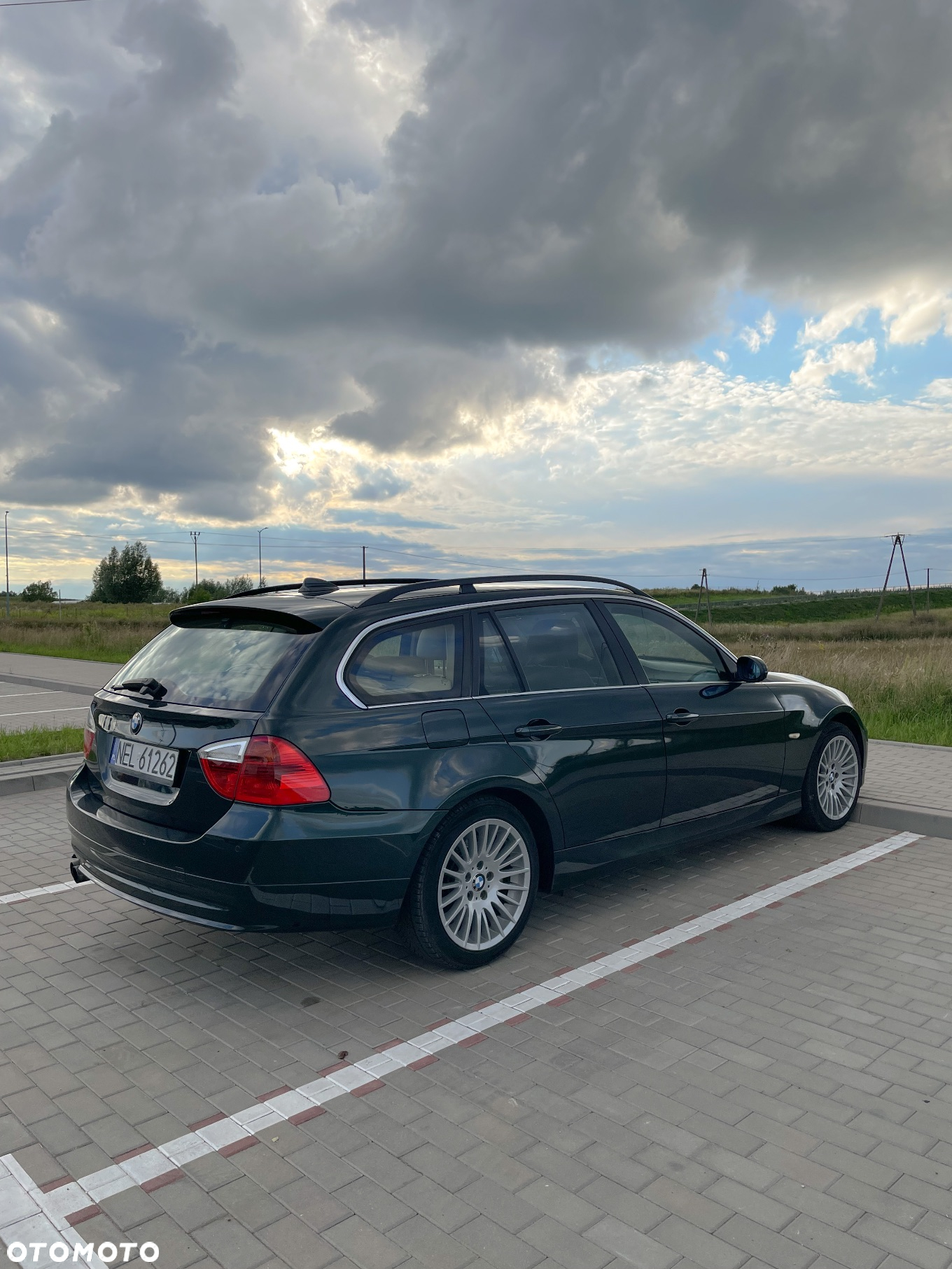 BMW Seria 3 325xi Touring - 6
