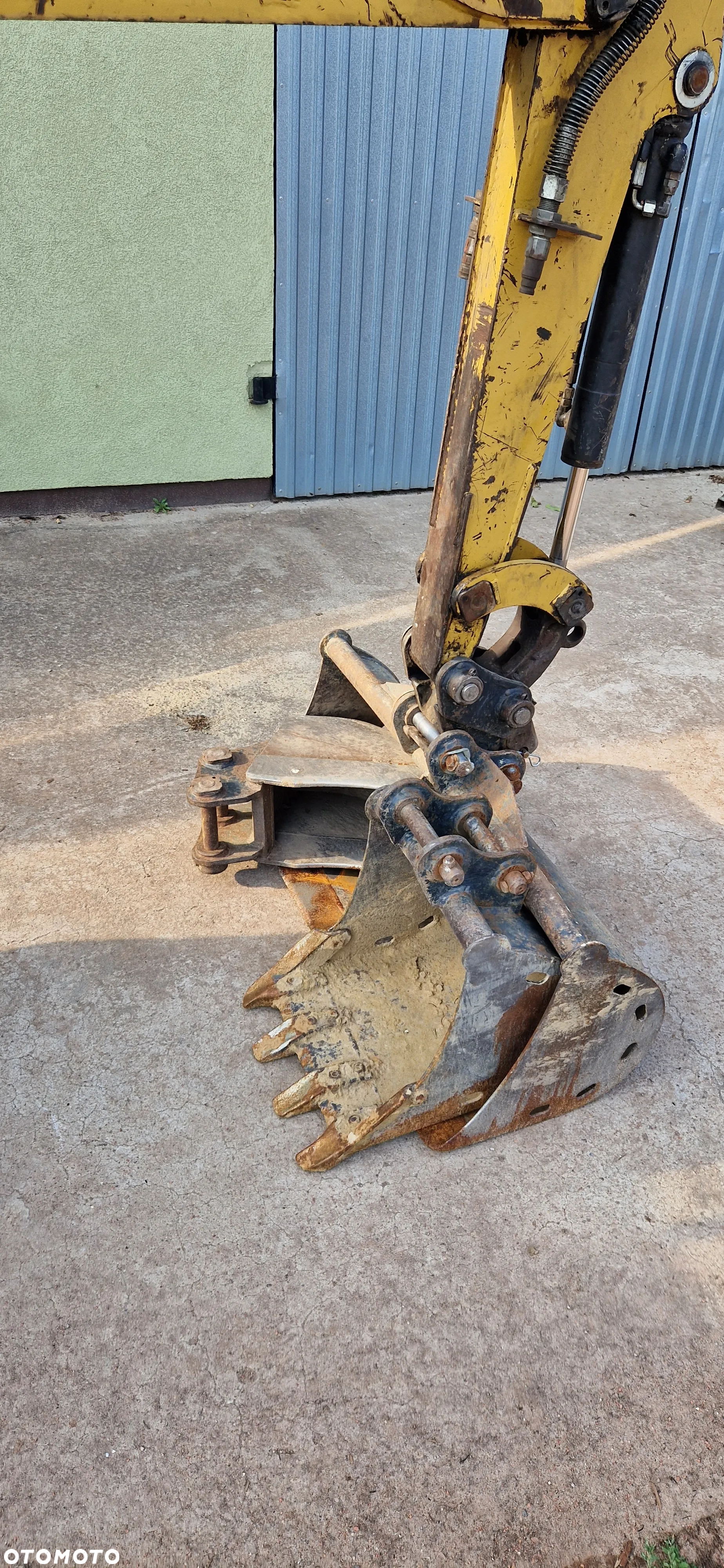 Caterpillar 301.6C - 6