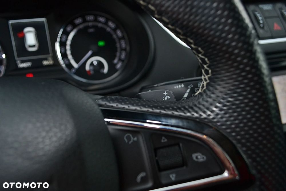 Skoda Octavia 2.0 TDI DSG RS - 28