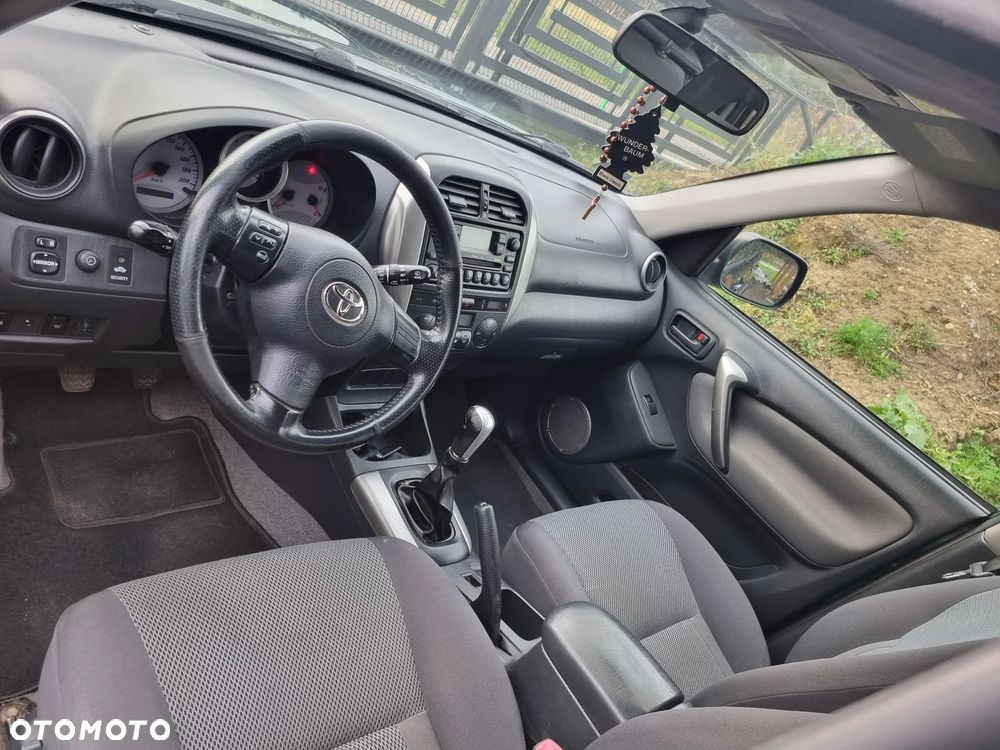 Toyota RAV4 - 4