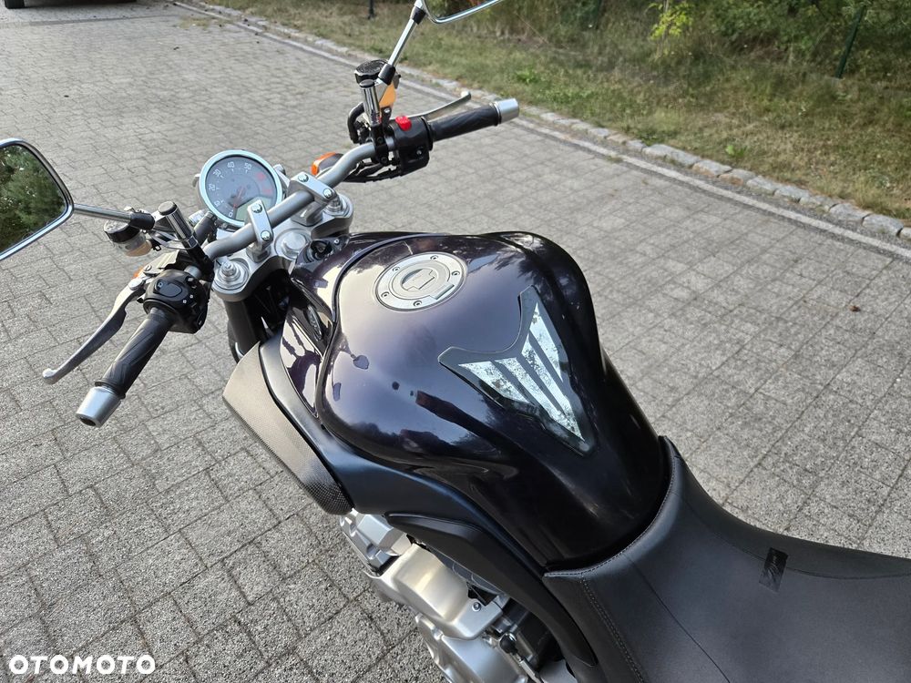 Yamaha MT - 19