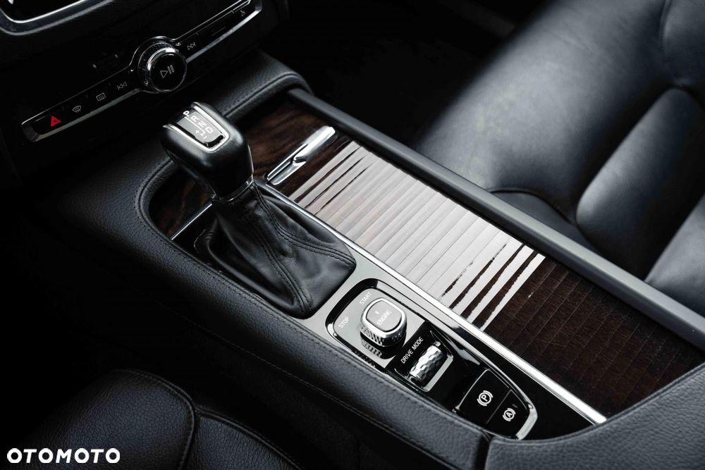 Volvo XC 90 T6 AWD Momentum - 20