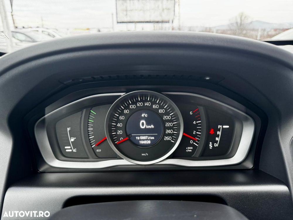 Volvo XC 60 D4 AWD Geartronic Summum - 12