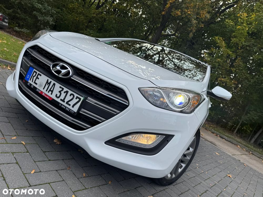 Hyundai i30 blue 1.6 CRDi Passion - 18