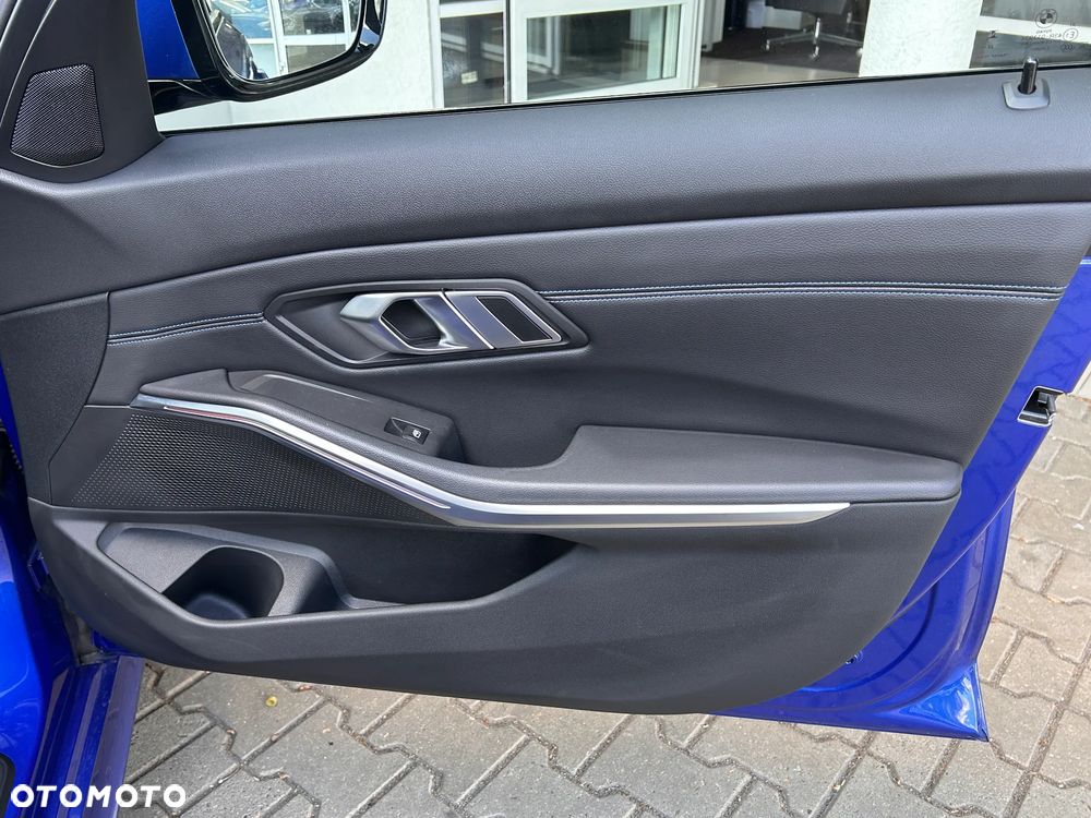 BMW Seria 3 320d xDrive M Sport sport - 19