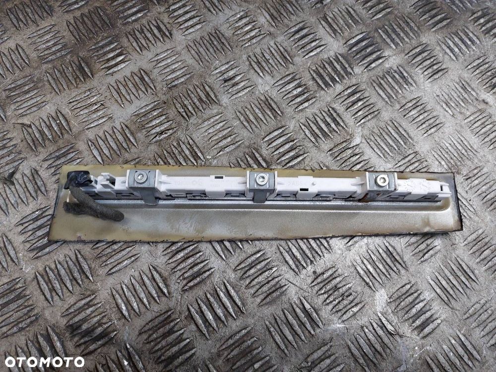 STOPKA TRZECIE ŚWIATŁO STOP + ZAMEK KLAPY BAGAŻNIKA OPEL VECTRA C HB 5D - 6