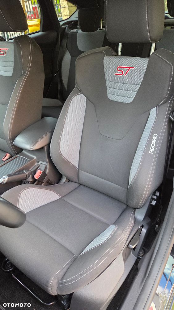 Ford Focus 2.0 TDCi ST - 22