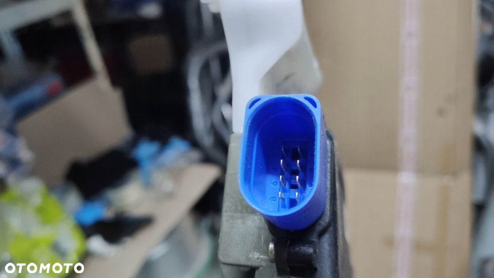 KR ZAMEK DRZWI LEWY PRZÓD VW POLO IV 01- 5D - 3