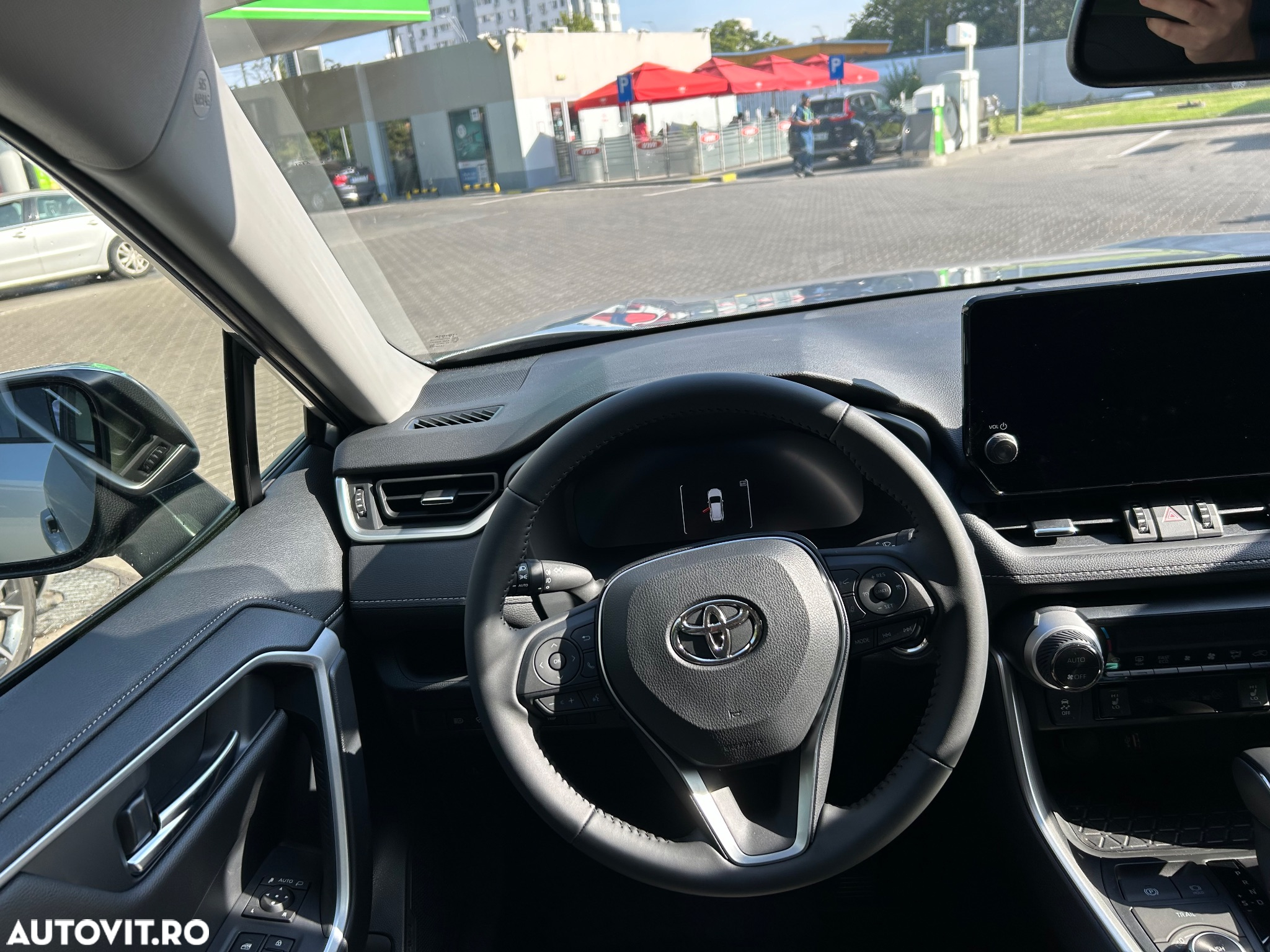 Toyota RAV4 - 10