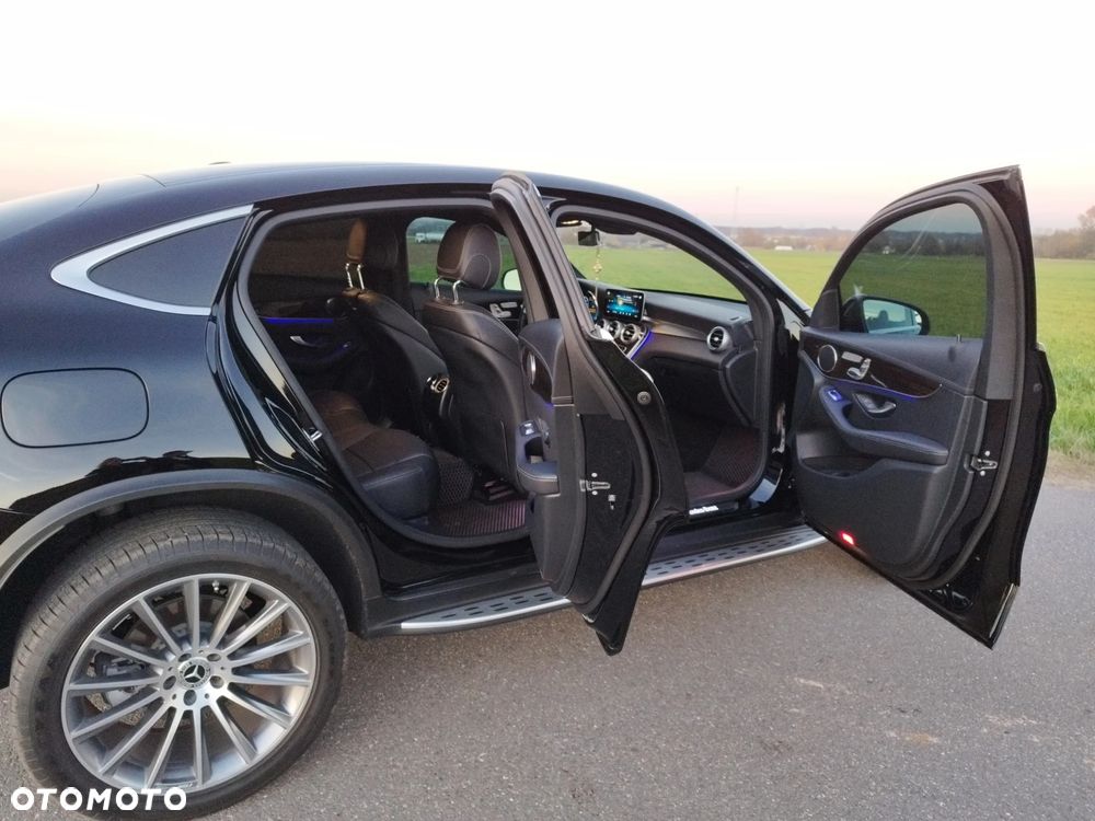 Mercedes-Benz GLC 300 4Matic 9G-TRONIC AMG Line - 25