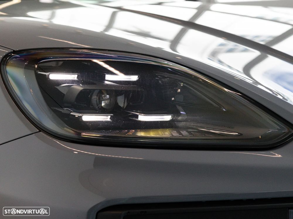 Porsche Cayenne Coupé E-Hybrid - 13