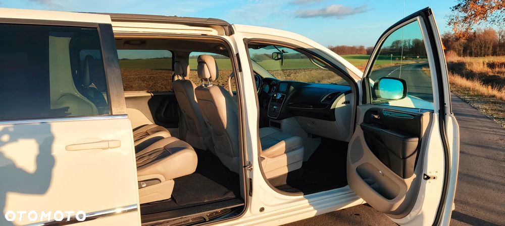 Chrysler Town & Country 3.6 Touring - 11