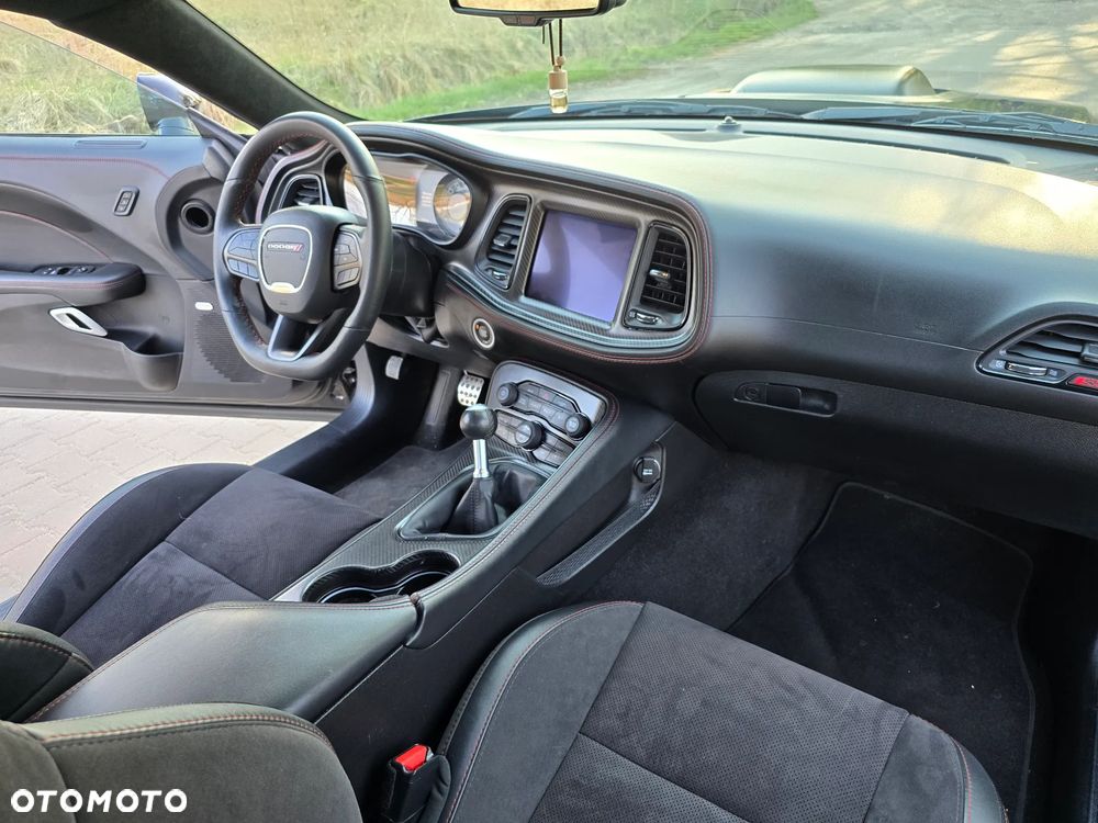 Dodge Challenger ver-6-4-scat-pack-widebody - 15