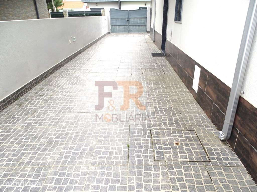 Moradia Geminada Triplex T3 com Garagem Quinta do Conde - Grande imagem: 5/56