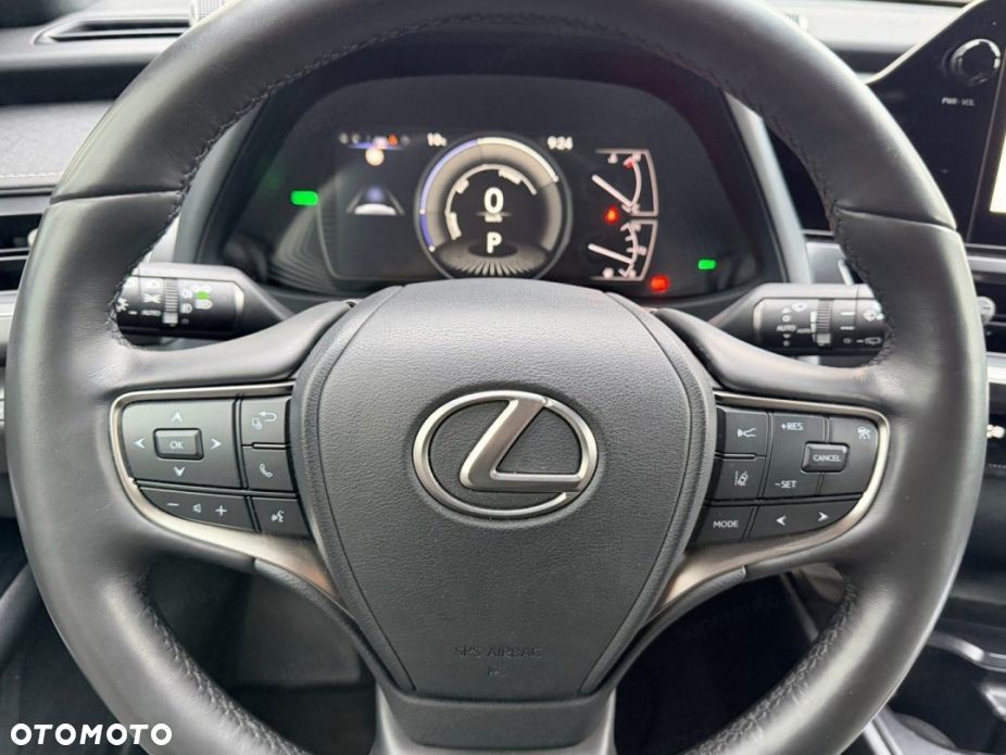 Lexus UX - 8