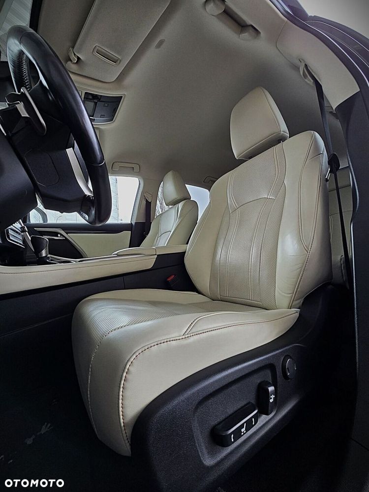 Lexus RX - 25