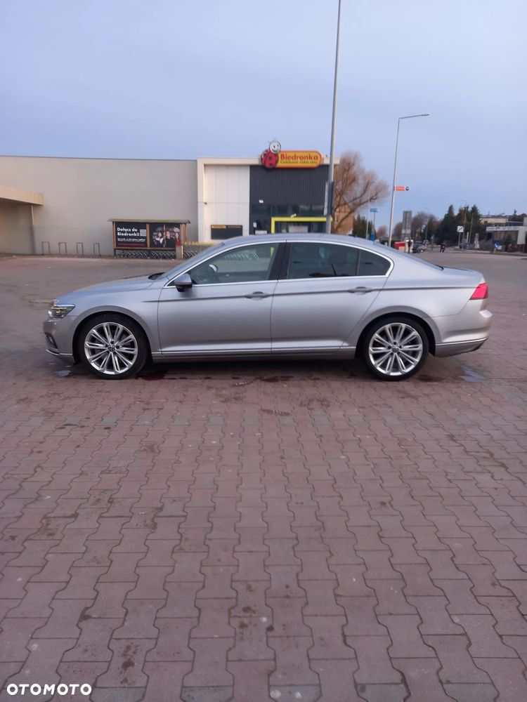 Volkswagen Passat - 2