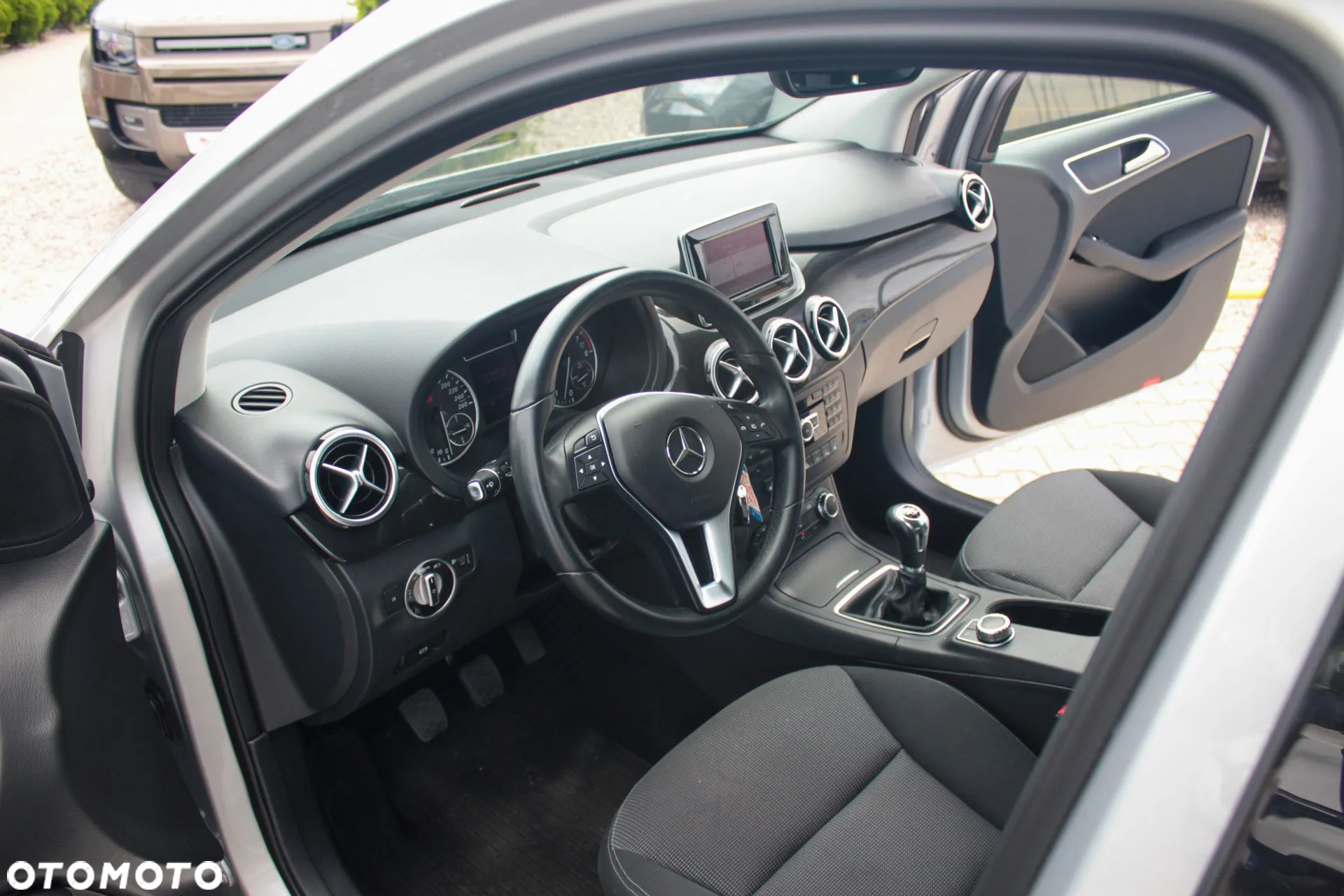 Mercedes-Benz Klasa B 180 (BlueEFFICIENCY) - 11
