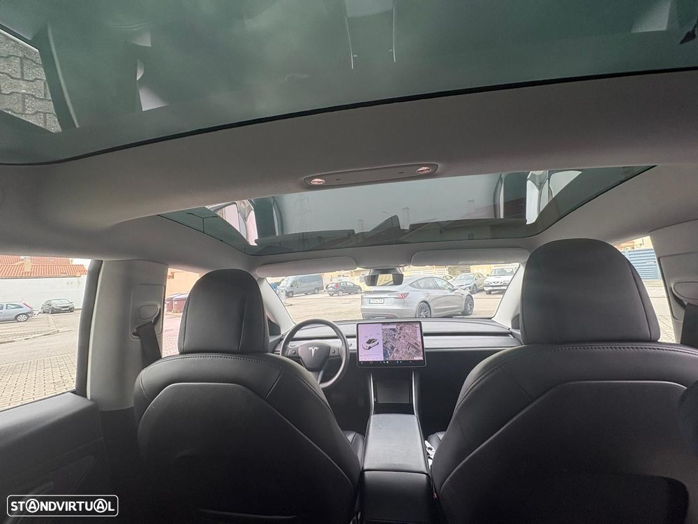 Tesla Model 3 - 14