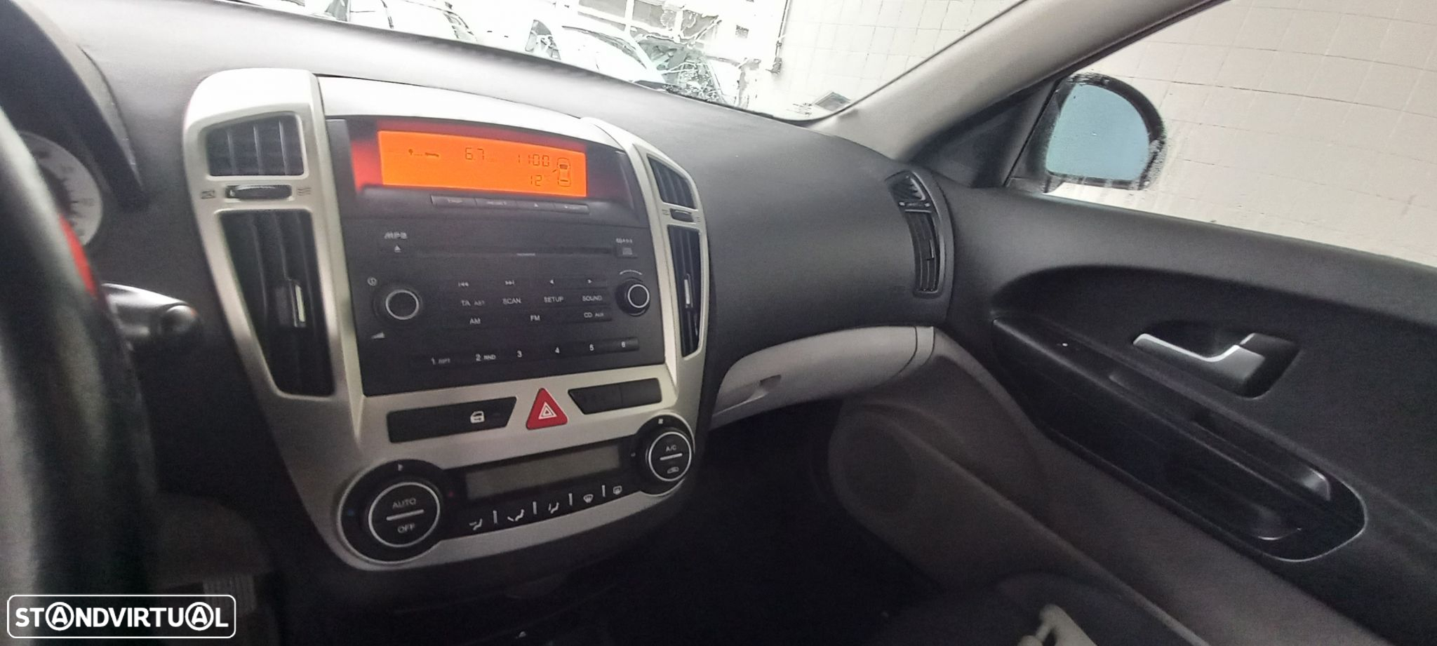 Kia Ceed - 12