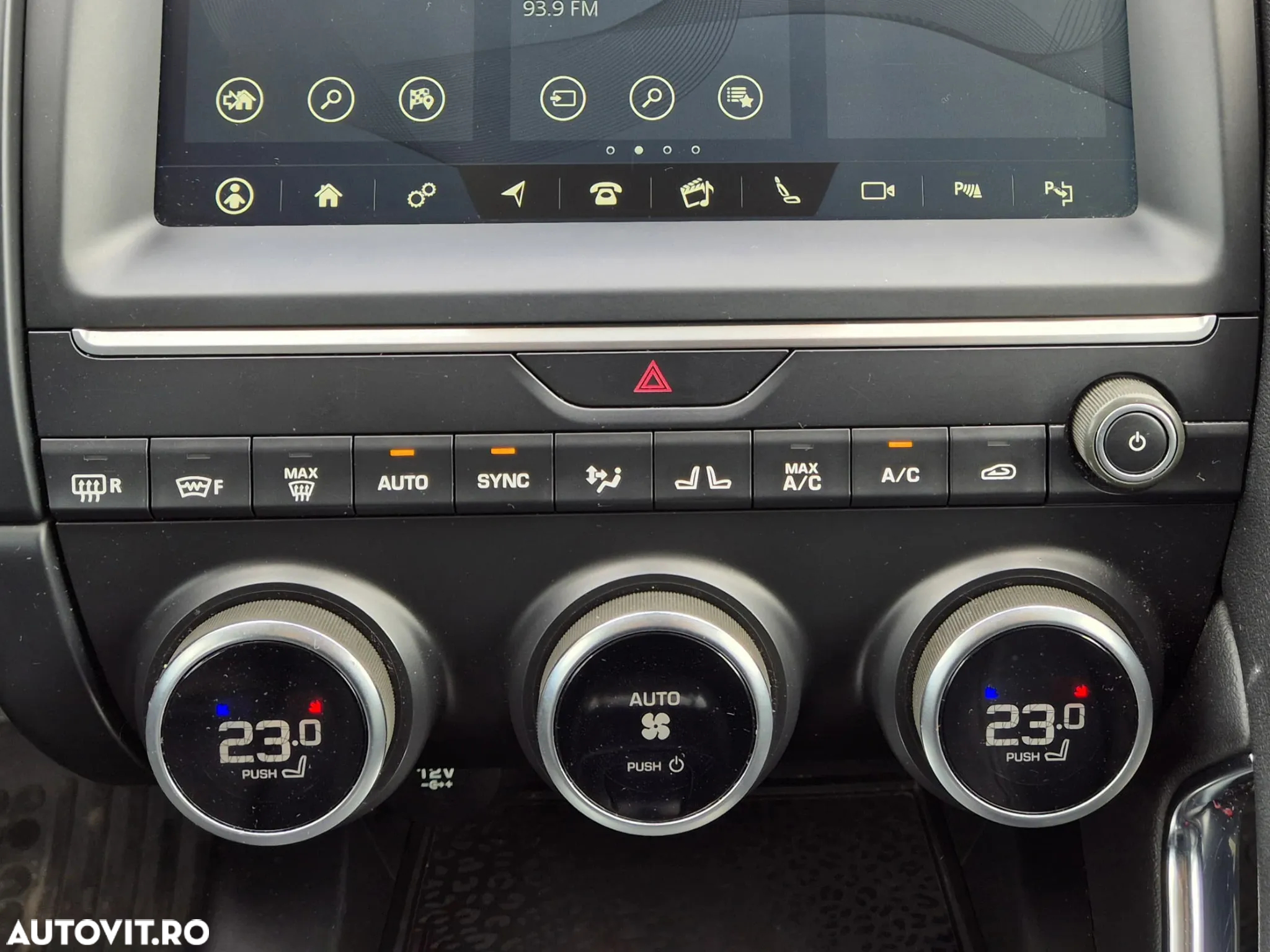 Jaguar E-Pace D150 AWD SE - 27