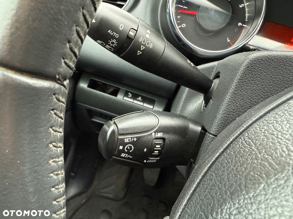 Peugeot 3008 120 VTi Tendance - 33