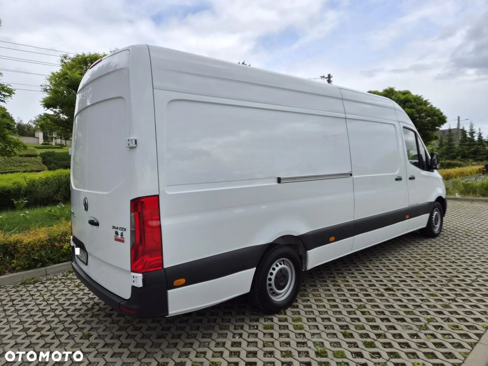 Mercedes-Benz Sprinter - 5