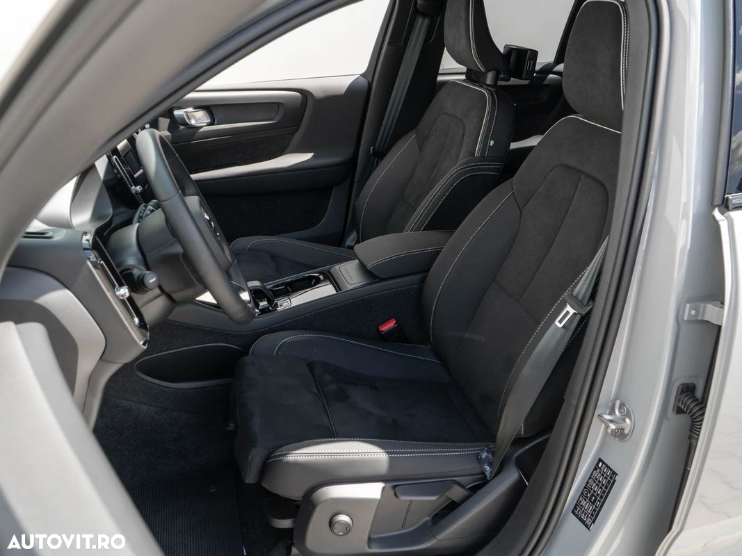 Volvo XC 40 Recharge Twin Motor AWD Plus - 22