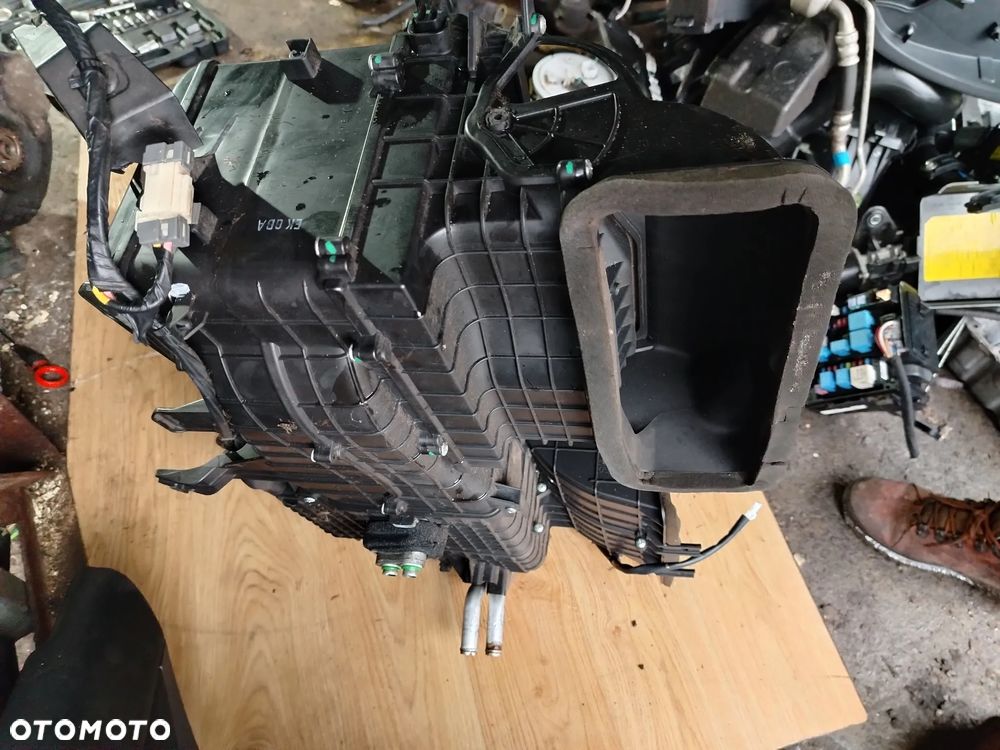 KOMPLETNA NAGRZEWNICA Z KLIMATYZACJĄ EUROPA  HYUNDAI I30 I 1 07-12 1.4 BENZYNA - 2