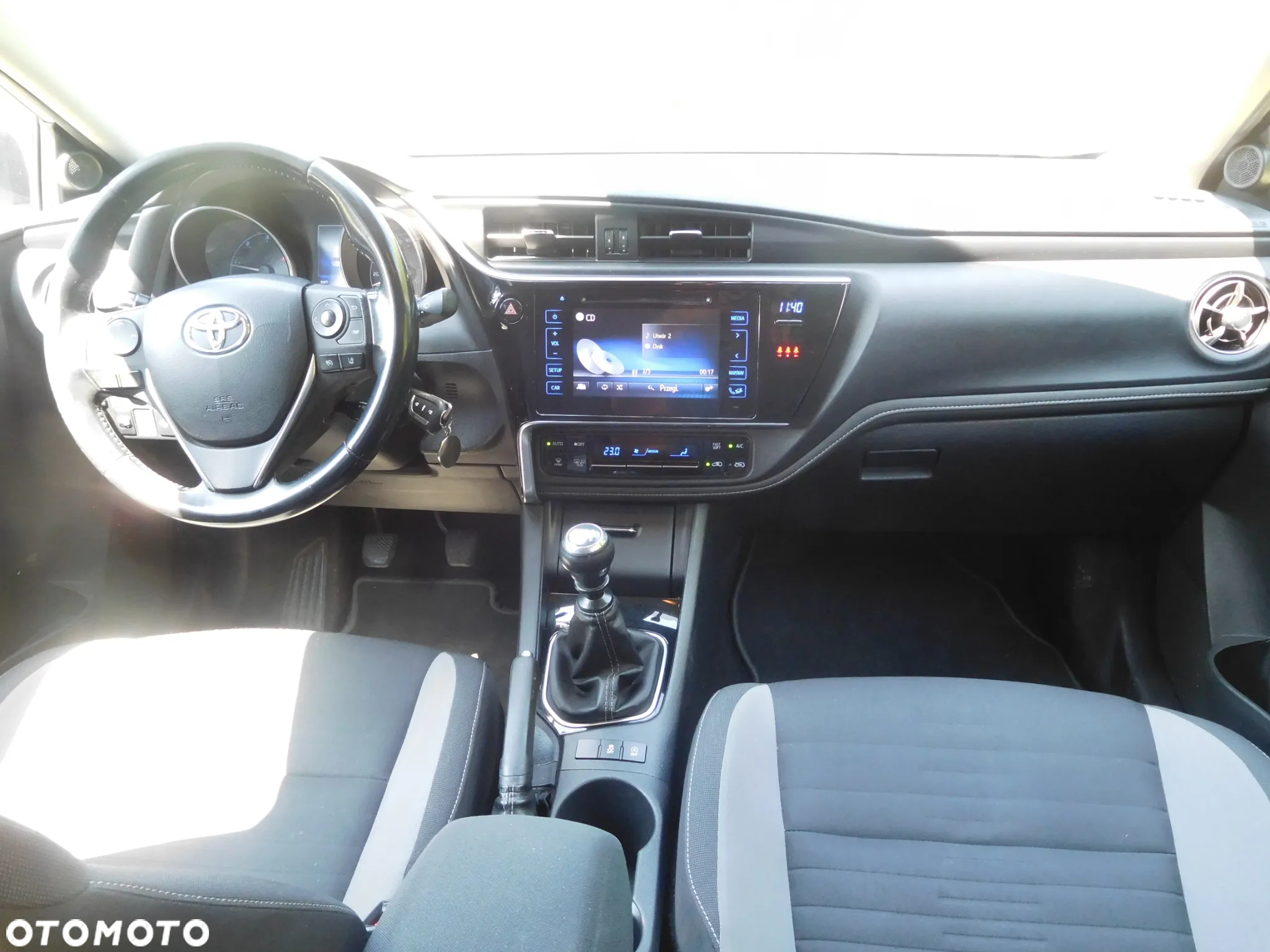 Toyota Auris 1.6 D-4D Premium - 8