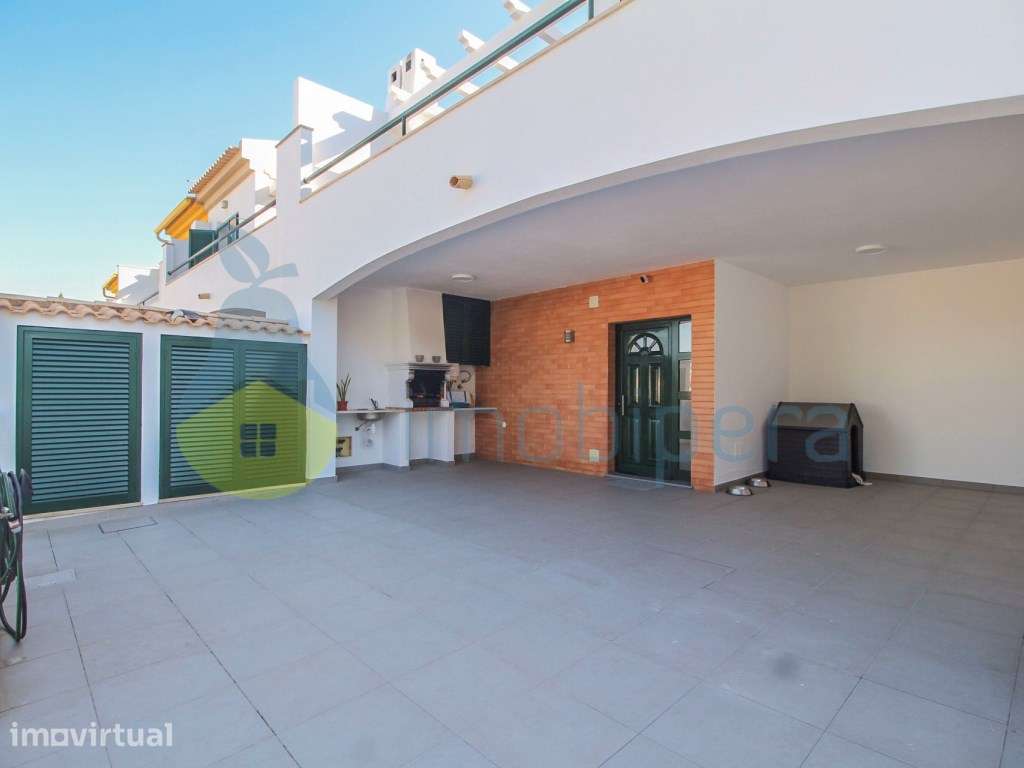 Moradia em banda T3 para venda na zona dos Brejos, Albufeira. - Grande imagem: 3/34