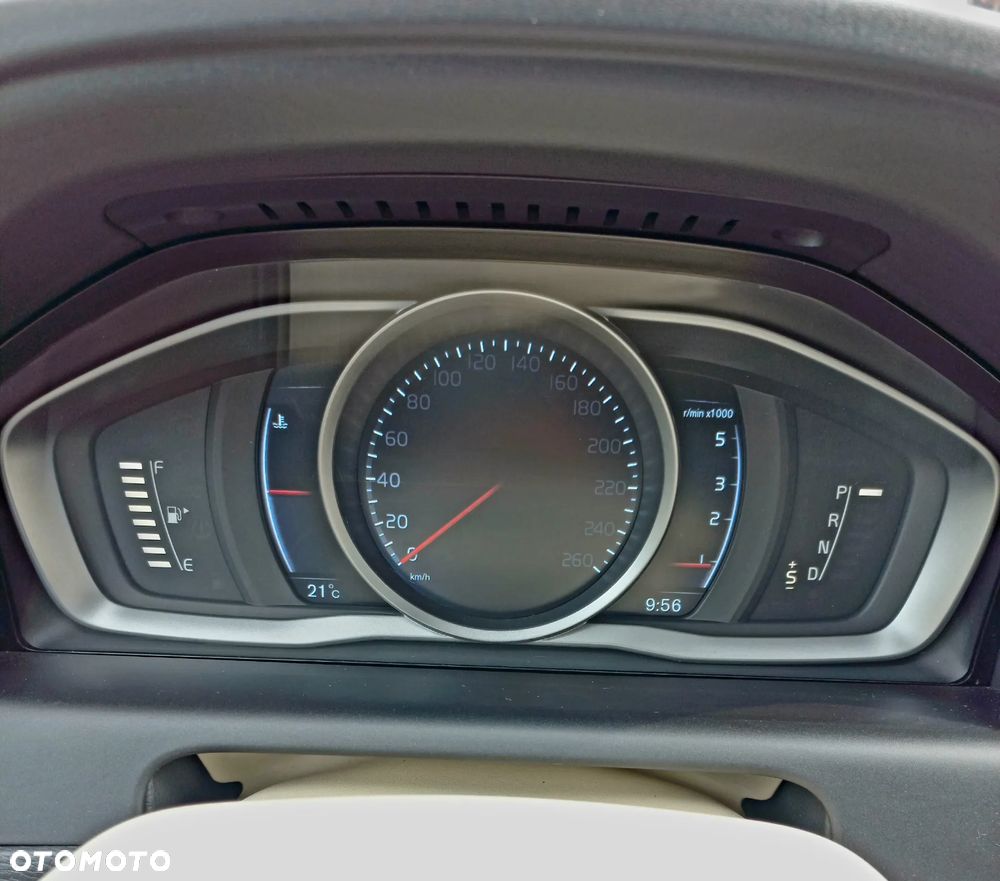 Volvo XC 60 D3 Drive-E Momentum - 27