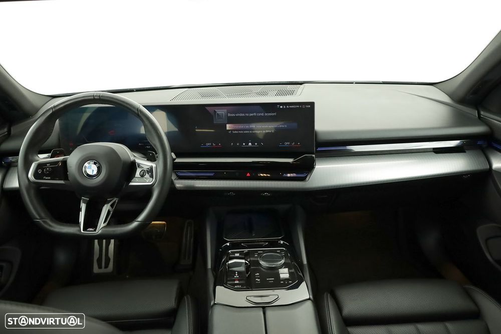 BMW 520 d Pack Desportivo M - 8