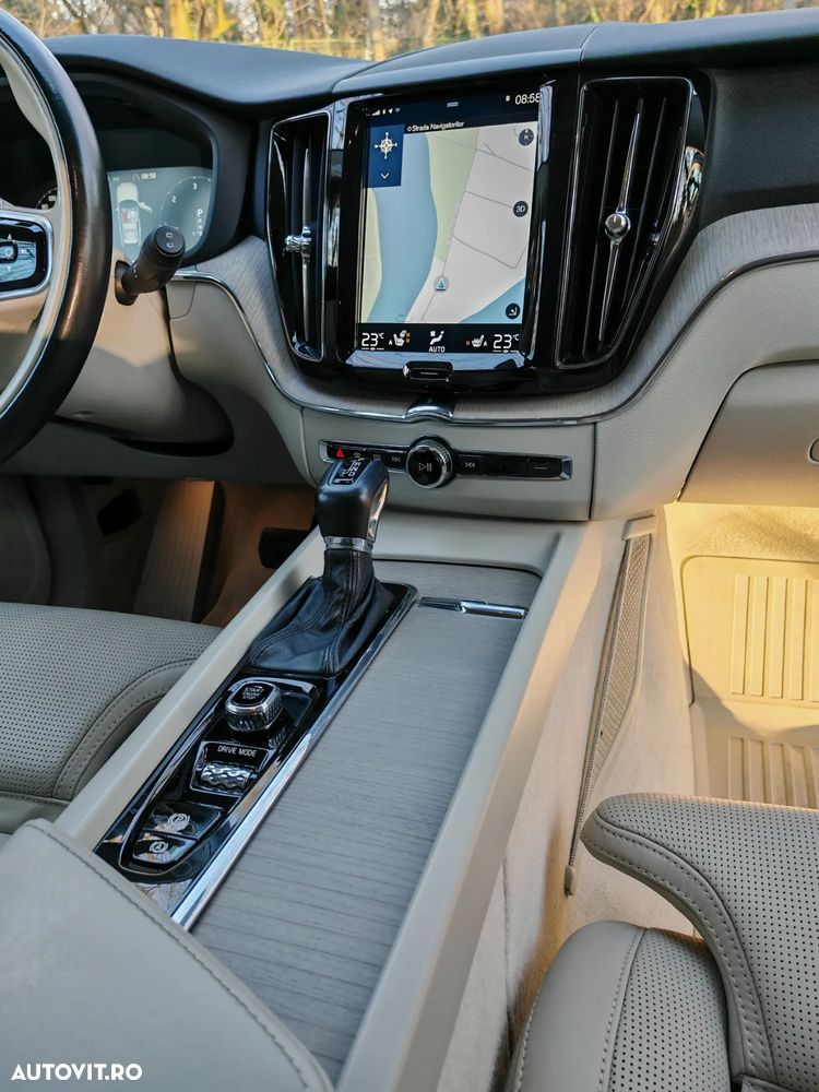 Volvo XC 60 D5 AWD Inscription - 13