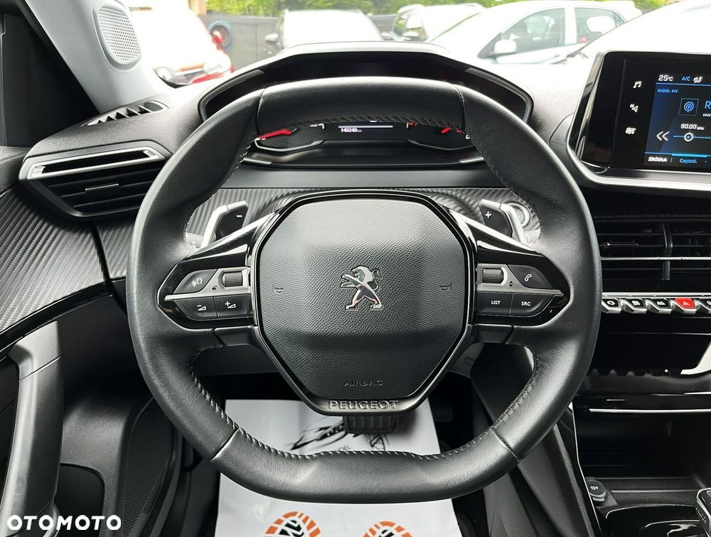 Peugeot 2008 PureTech 130 Allure S&S EAT8 - 12