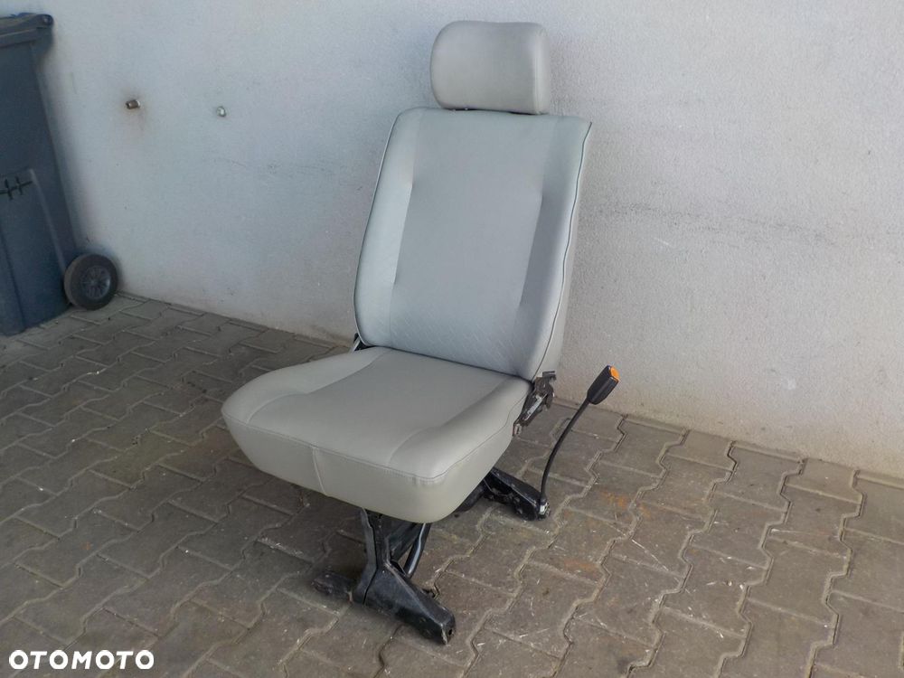 VW T4 FOTEL KOZIOŁEK SKŁADANY TYŁ TYLNY - 2