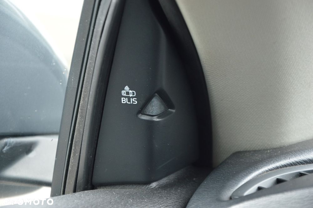 Volvo V40 D2 Momentum - 31